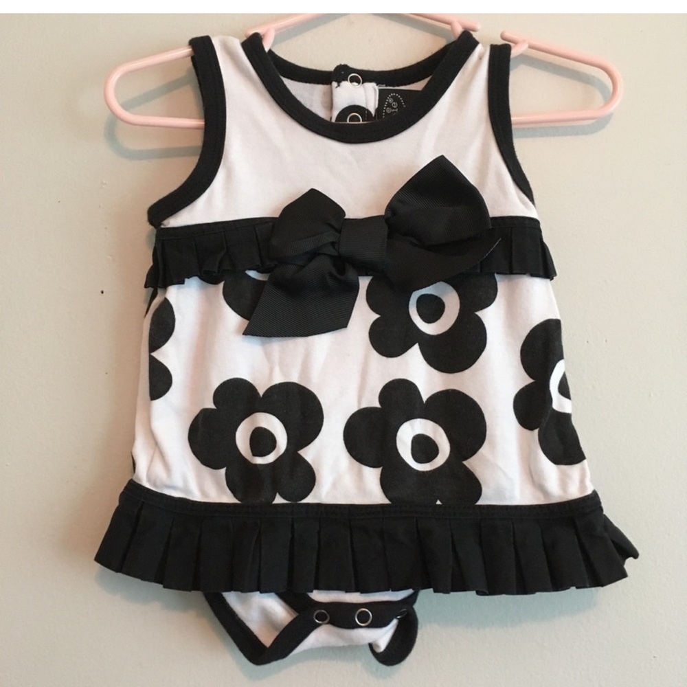 Mud Pie black and white floral onesie with bow - Picture 3 of 5